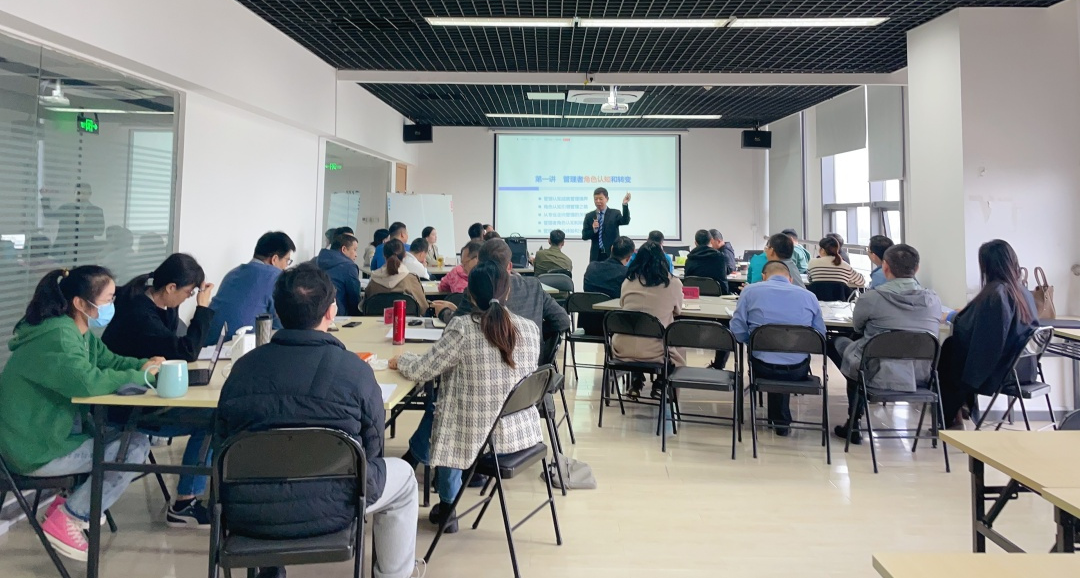 聚势谋远，，，，，，，惟实励新 | 银娱优越会2023年中高层治理职员培训会圆满竣事